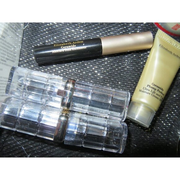 Elizabeth Arden Serum & cosmetic gift set in Cosmetic Bag with charm zipper pull - Picture 12 of 14